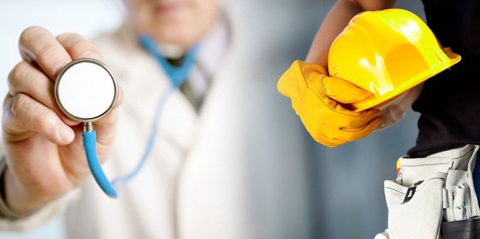 Equipamentos e documentos organizados de segurança do trabalho